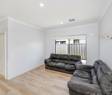 As new family home - ideal locaton - Photo 4