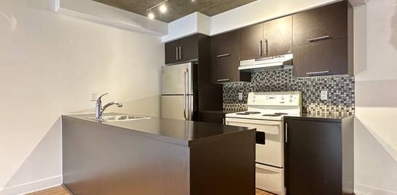 Quartier des Spectacles: one-bedroom condo with parking, offered for r - Photo 2