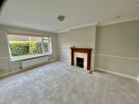 2 bedroom semi-detached bungalow to rent - Photo 3