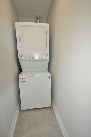 For Lease - 14 Dukinfield Crescent Unit# 2, Toronto, Ontario - Photo 3