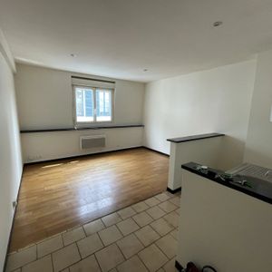 Location Appartement 1 pièces 23 m2 à Saint-Quentin - Photo 2