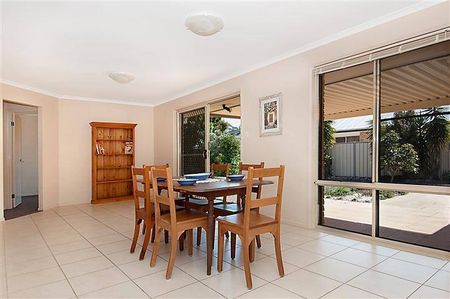 Stunning Family Home in Cooroy - Photo 3