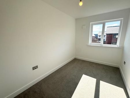 3 bedroom semi-detached house to rent - Photo 3