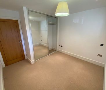 Cable House Court, Woking, Surrey, GU21 - Photo 3