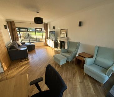 Links Drive, Solihull - Photo 3