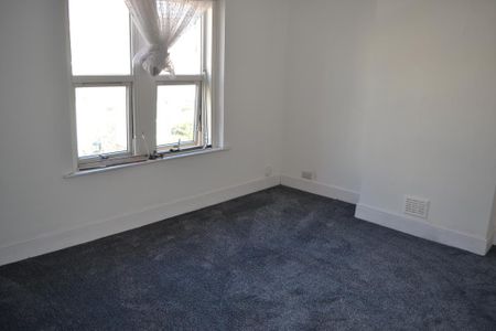 4 bedroom terraced house to rent - Photo 4