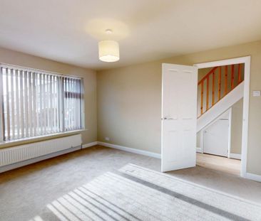 3 bedroom House To Let Total Size: 958 SQ FT - Photo 2