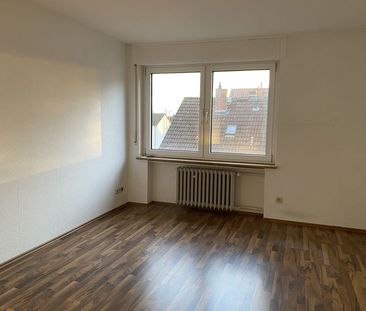 Wiesbaden Nordenstadt: Großzügige 4-Zimmerwohnung im Zweifamilienhaus - Photo 4