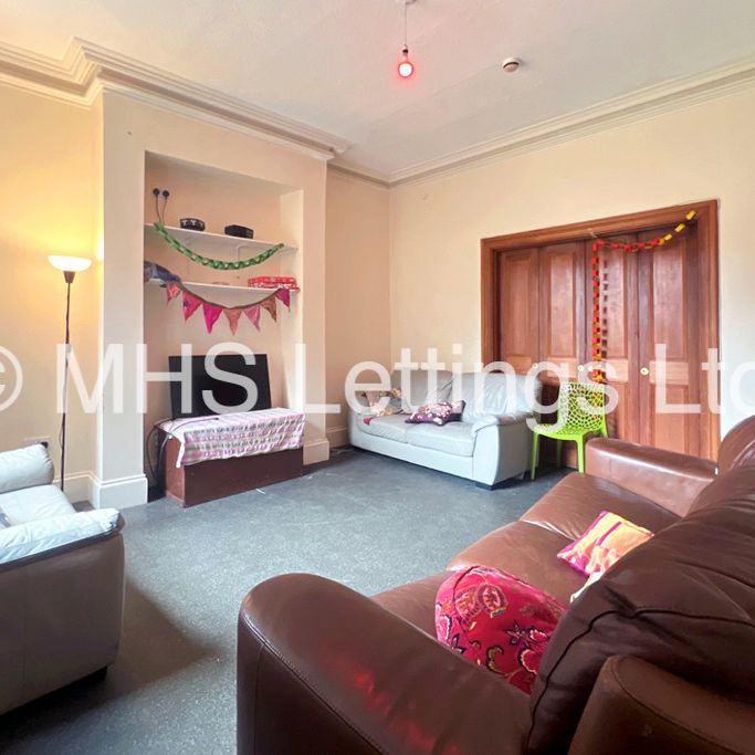 8 Bedroom Mid Terraced House for rent in Regent Park Avenue - Photo 1