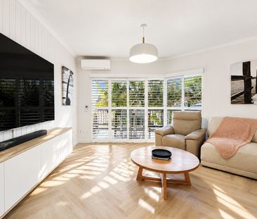 A Rare Find! Stunning Two-Level Residence with Skyline Views & Besp... - Photo 1