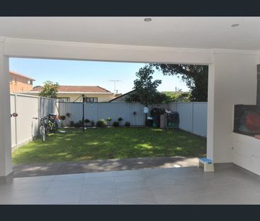 FULL QUALITY FULL BRICK DUPLEX - Photo 4