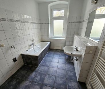 Schöne 2- Zimmerwohnung im Erdgeschoss inkl. Tageslichtbad mit Badewanne + separater Küchenbereich - Photo 6