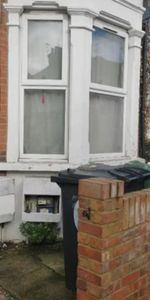 Room in a Shared House, London, E11 - Photo 4