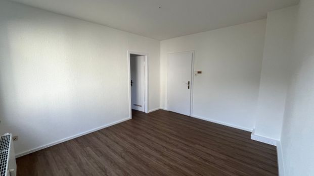 Sanierte 2-Zimmer Wohnung mit Einbauküche! - Photo 1