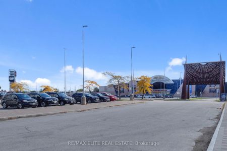 1007 The Queensway #809 - Photo 5