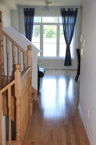 For Lease - 20 Blackpool Lane, East Gwillimbury, Ontario - Photo 4