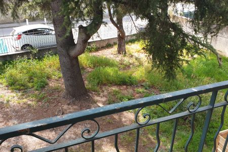 APPARTEMENT T4 AU 1ER ETAGE D'UNE VILLA AVEC JARDIN - Photo 2