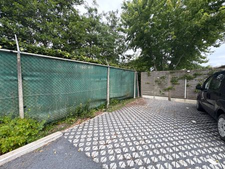 Gelijkvloers nieuwbouwappartement met 3 slaapkamers en terra - Photo 3
