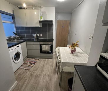 Room in a Shared House, Credon Road, E13 - Photo 3