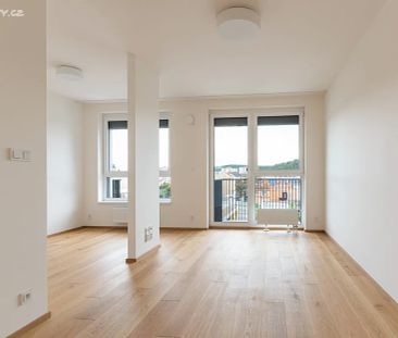 Pronájem bytu 1+kk 36 m² - Photo 1