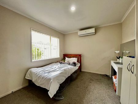 Beautiful 4 Bedroom House in Pukekohe - Photo 4