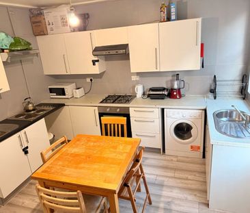 Room in a Shared House, Chapter Road, NW2 - Photo 1