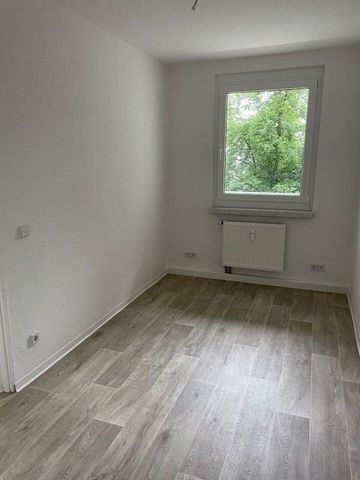 ***neu sanierte 4-Raumwohnung mit großen Balkon**** - Foto 3