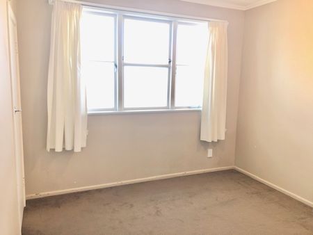 Property Management73 Church St, Otahuhu - House for Rent - Photo 2