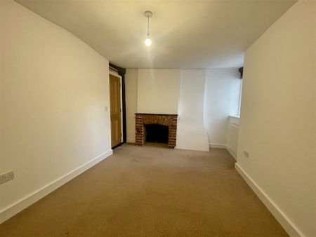 High Street, Wingham, Canterbury - Photo 2