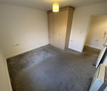 3 bedroom flat to rent - Photo 2