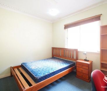 Shared house, one bedroom available, walk to UQ, bill included - Photo 4
