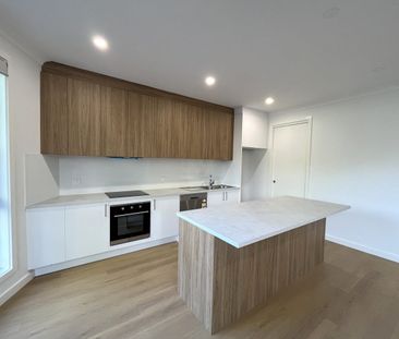 Stunning 3 Bedroom Modern Home! - Photo 5