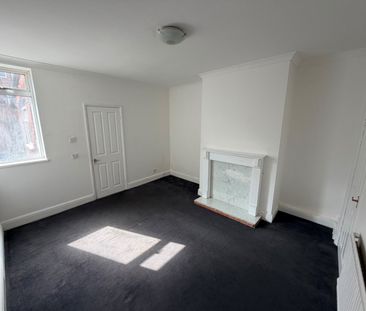 2 bed Terraced - To Let - Photo 4