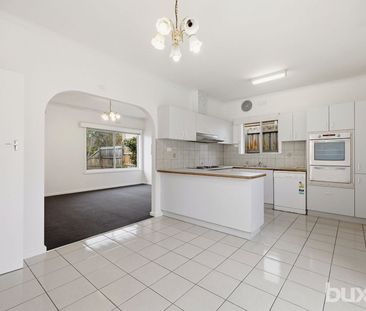 Low Maintenance 3 Bedroom Home! - Photo 3