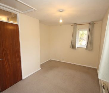 Hawkswell Walk, Woking - Photo 1