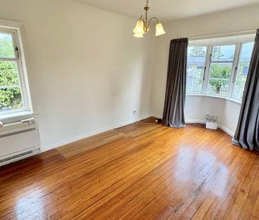 Bryndwr, 2 bedrooms + office - Photo 3