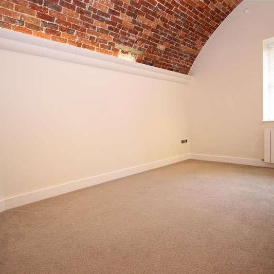 Golden Hill Fort, Freshwater, PO40 - Photo 1