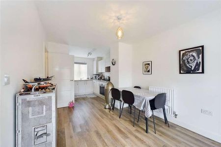 Alder Grove, Shinfield, Reading, Berkshire, RG2 - Photo 2