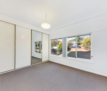 Single-Level Living in Convenient Location - Photo 6