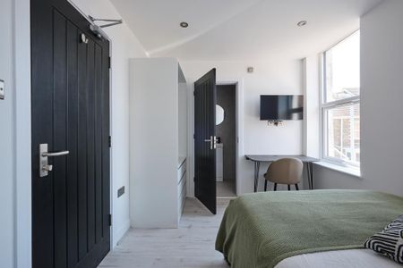 6 bedroom semi-detached house to rent - Photo 4