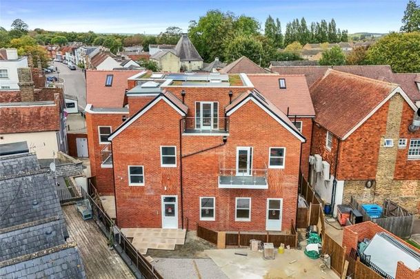 Station Road, Harlow, Essex - Photo 1