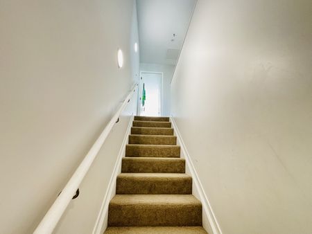 MANGERE BRIDGE, 4 BEDROOMS - Photo 4