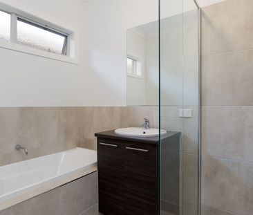 6B Cherylnne Cres, Kilsyth VIC 3137 - House For Rent | Domain - Photo 3