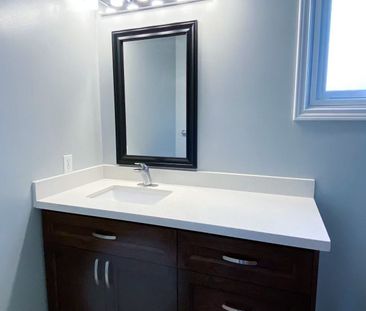 For Lease - 8 Purcell Square, Toronto, Ontario - Photo 3