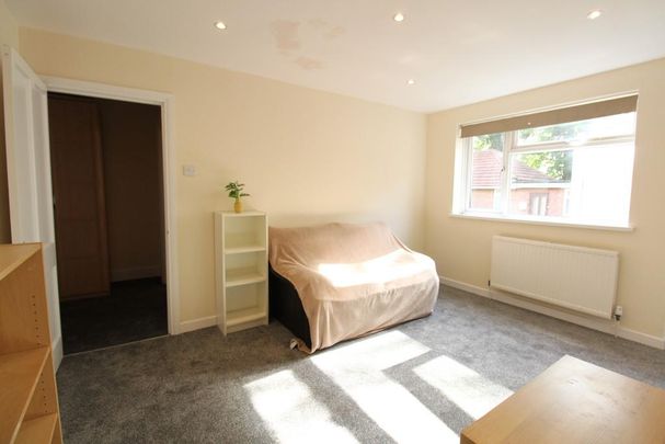1 bedroom ground floor flat to rent - Photo 1