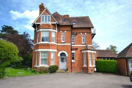 Rowley Crescent, Stratford-Upon-Avon - Photo 2