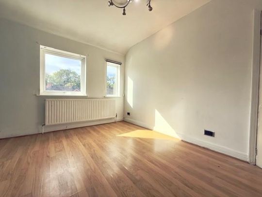3 bedroom end of terrace house to rent - Photo 1