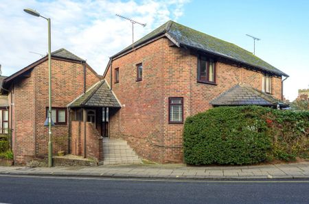 2 Bedroom House - Magdalen Mews, St. Johns Street - Photo 4