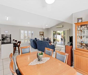 Coastal Family Living Opposite Parkland in the Heart of Maroochydore - Photo 4