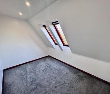 3 bedroom flat to rent - Photo 5